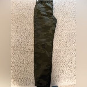 AE Camouflage Skinny Jeans